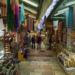 حقيبة جلدية مصنوعة يدويًا